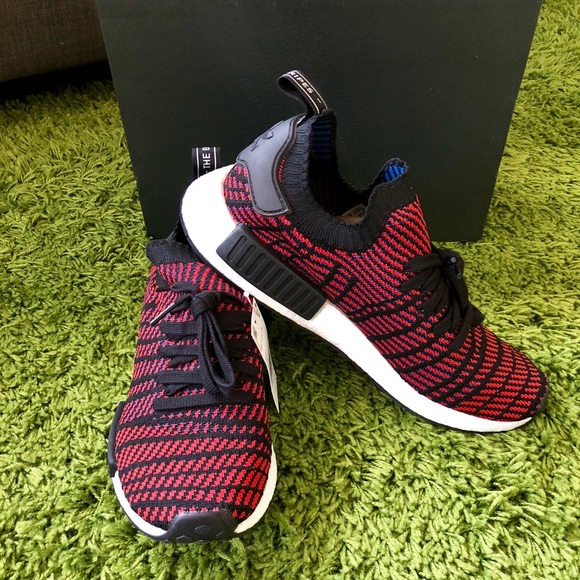 nmd_r1 stlt primeknit shoes